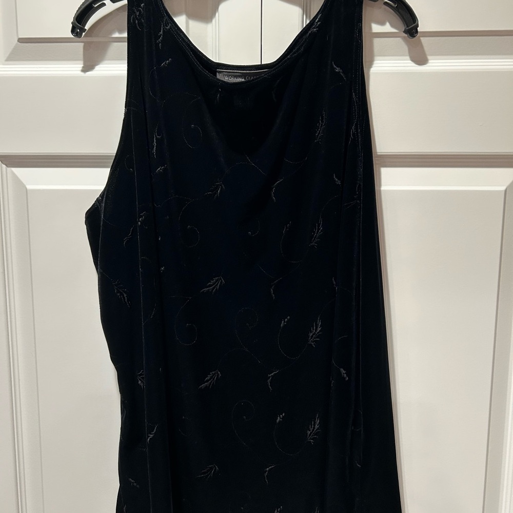 Elegant Velvet Black on Black Sleeveless Top Size 22/24 EUC